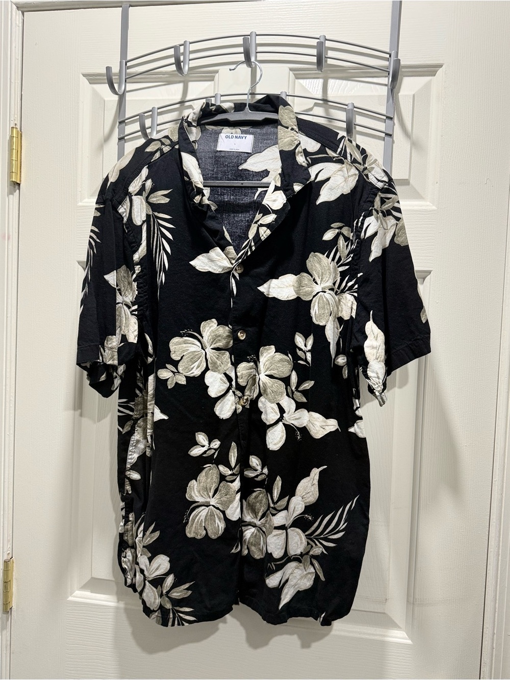 Old Navy Black and Cream Floral Short Sleeve Button-Down Shirt